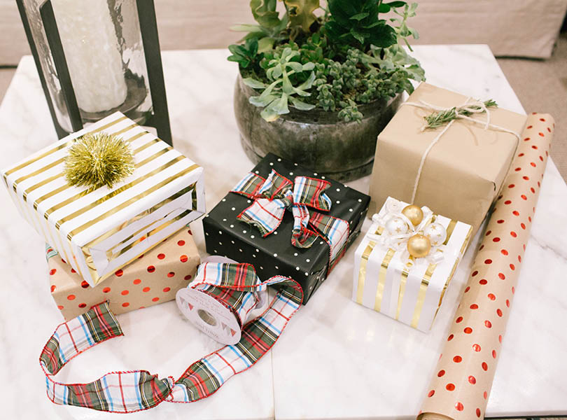 Gift wrapping tips to decorate your new home