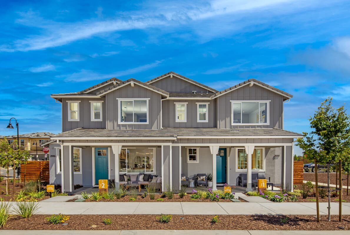 Exterior of Horizon Townhomes at One Lake Community by Brookfield Residential in Fairfield, CA